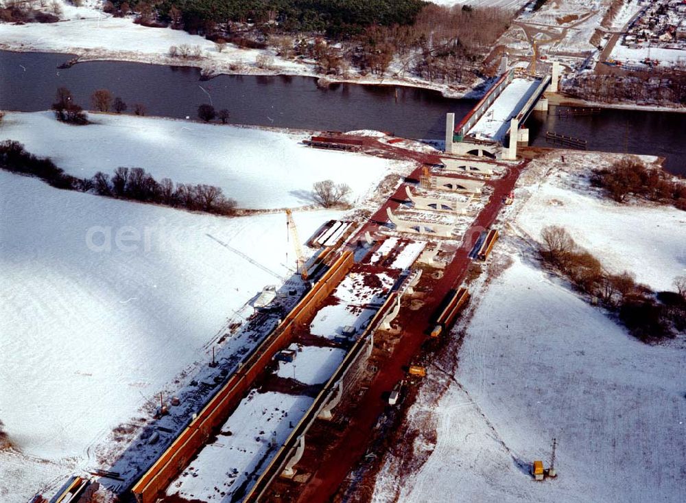 Aerial image Hohenwarthe - Bau der Kanalbrücke zwischen dem Schiffshebewerk Rothensee und der Doppelsparschleuse Hohenwarthe am Wasserstraßenkreuz Magdeburg.