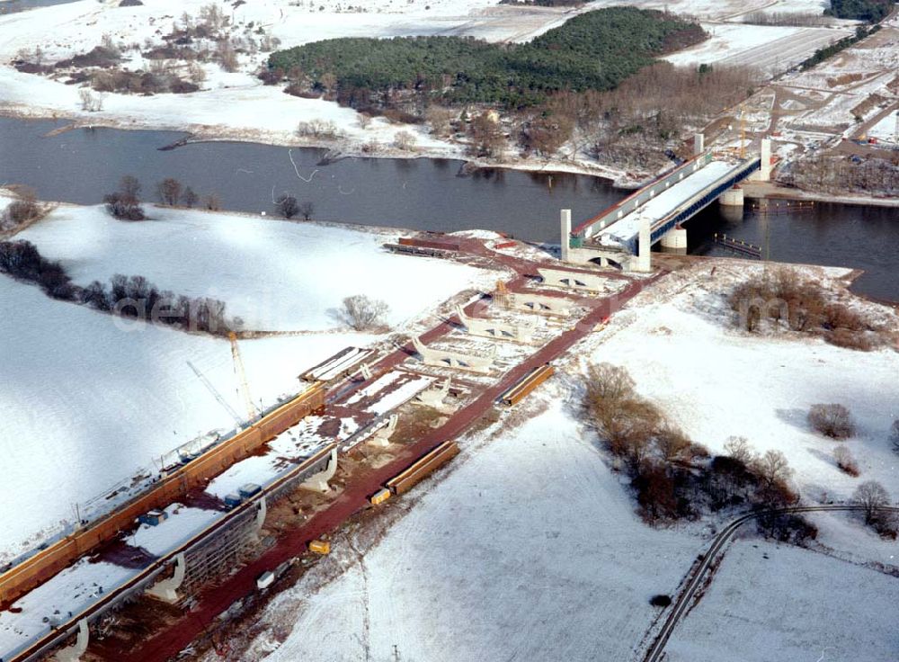 Aerial photograph Hohenwarthe - Bau der Kanalbrücke zwischen dem Schiffshebewerk Rothensee und der Doppelsparschleuse Hohenwarthe am Wasserstraßenkreuz Magdeburg.