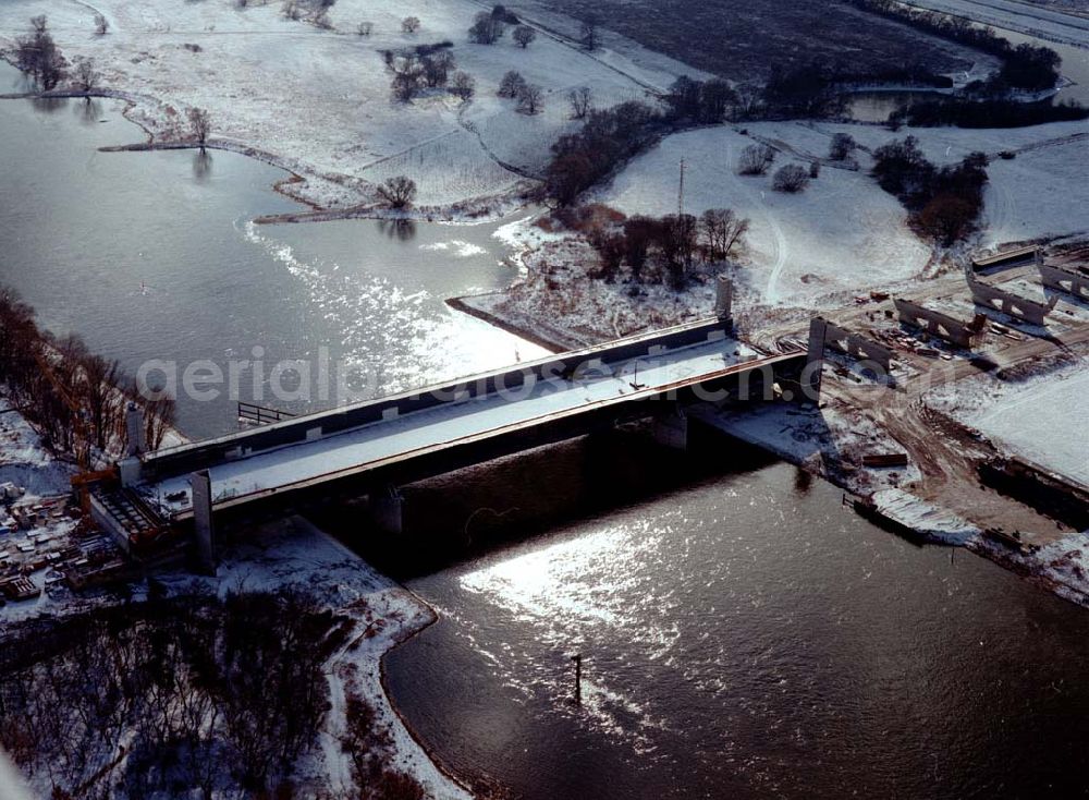 Hohenwarthe from above - Bau der Kanalbrücke zwischen dem Schiffshebewerk Rothensee und der Doppelsparschleuse Hohenwarthe am Wasserstraßenkreuz Magdeburg.