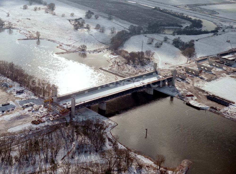 Hohenwarthe from the bird's eye view: Bau der Kanalbrücke zwischen dem Schiffshebewerk Rothensee und der Doppelsparschleuse Hohenwarthe am Wasserstraßenkreuz Magdeburg.