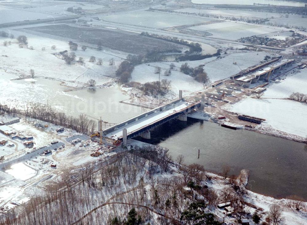 Aerial photograph Hohenwarthe - Bau der Kanalbrücke zwischen dem Schiffshebewerk Rothensee und der Doppelsparschleuse Hohenwarthe am Wasserstraßenkreuz Magdeburg.