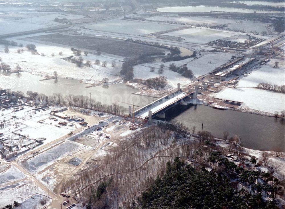 Aerial image Hohenwarthe - Bau der Kanalbrücke zwischen dem Schiffshebewerk Rothensee und der Doppelsparschleuse Hohenwarthe am Wasserstraßenkreuz Magdeburg.