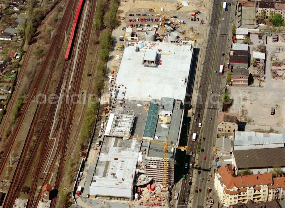 Aerial image Berlin - Schöneweide - Bau des KAUFLAND-Centers am S-Bahnhof Schöneweide.