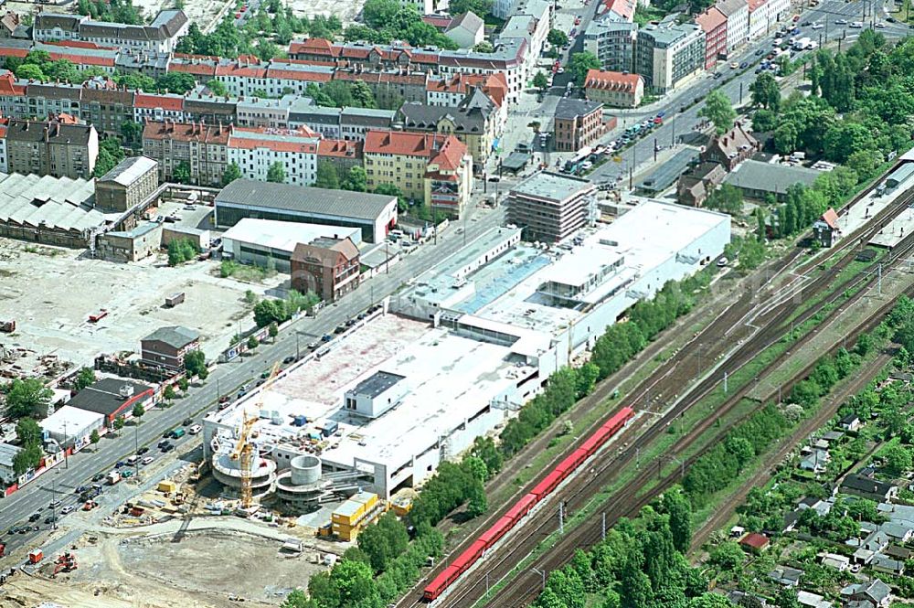 Aerial photograph Berlin - Schöneweide - Bau des Kaufland-Centers am S-Bahnhof Schöneweide. Ort: Berlin - Schöneweide Datum: 16.05.03