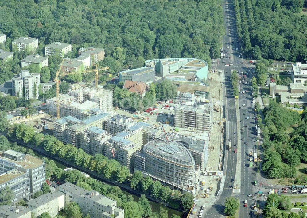 Berlin - Tiergarten from above - Bau des Klingelhöferdreiecks am Berliner Tiergarten.