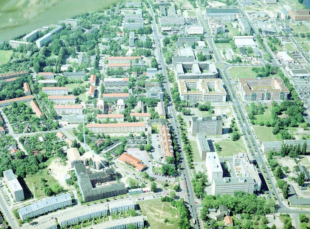 Teltow - Brandenburg from above - Bau der Lavendel-Residenz der SERVICUR Seniorenresidenzen GmbH an der Weser- Ecke Elbestraße in Teltow / Brandenburg. -neue Bezeichnung Residenz Zehlendorf -Postanschrift: Glaszeile 40 in 14165 Berlin, 030845900100