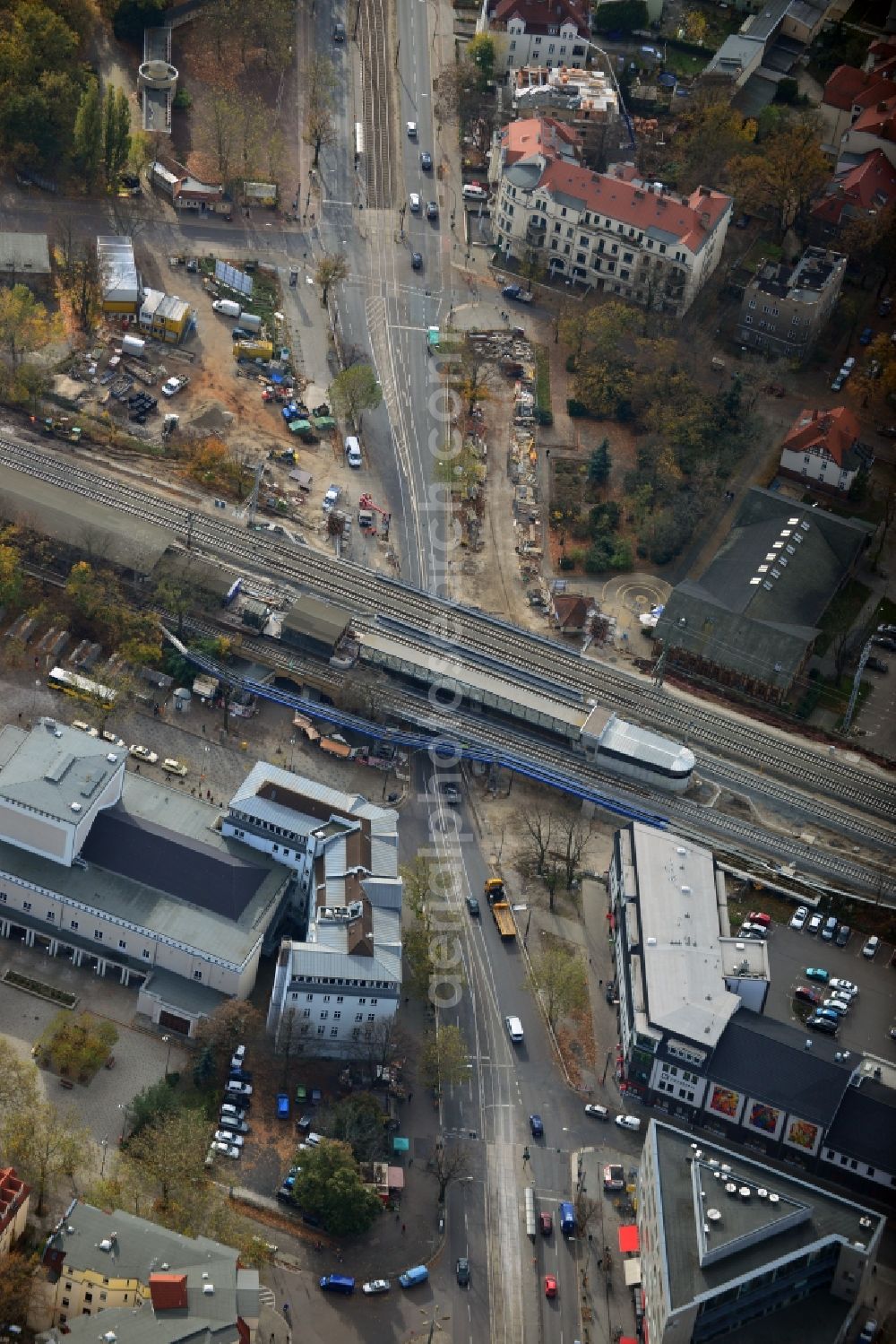 Berlin from above - Construction of new railway bridge over the Treskowallee at Berlin- Karlshorst