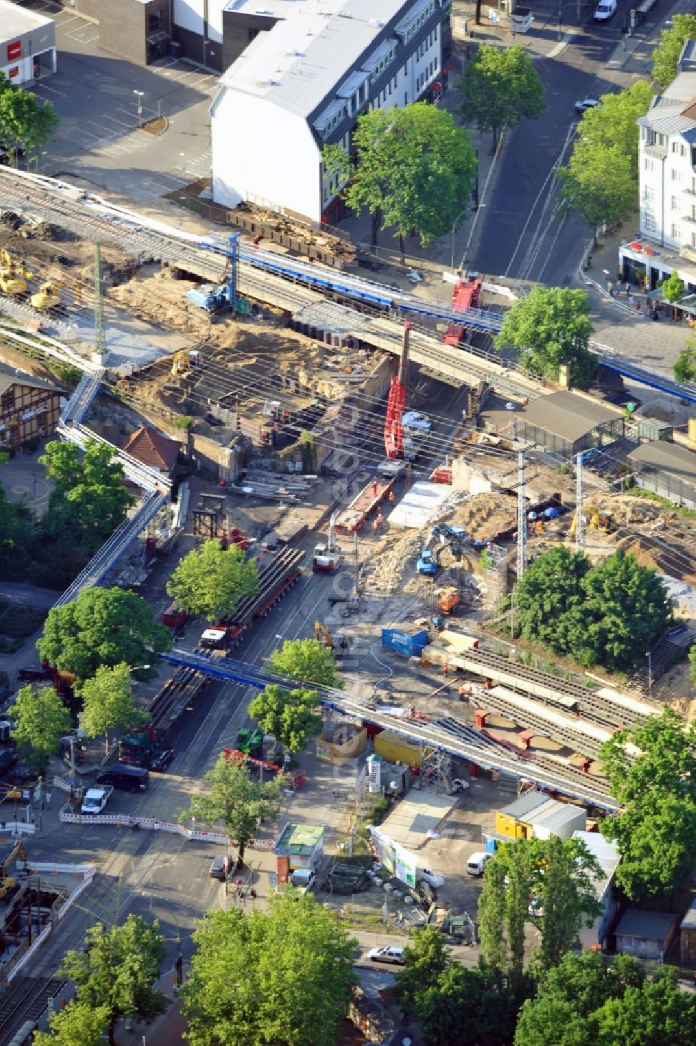 Berlin from above - Construction of new railway bridge over the Treskowallee at Berlin- Karlshorst