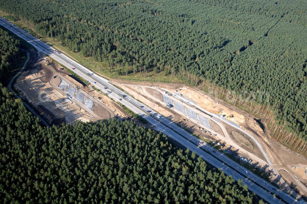 Wandlitz from above - Seit dem April 2007 werden zwischen Bernau und Wandlitz auf der A 11 neue Parkplätze gebaut.