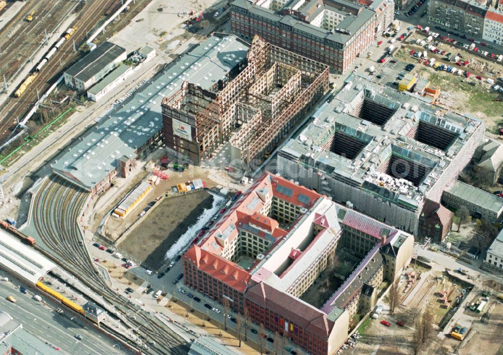 Aerial image Berlin - Friedrichshain - Bau der Oberbaumcity am S-Bhf. Warschauer Straße.