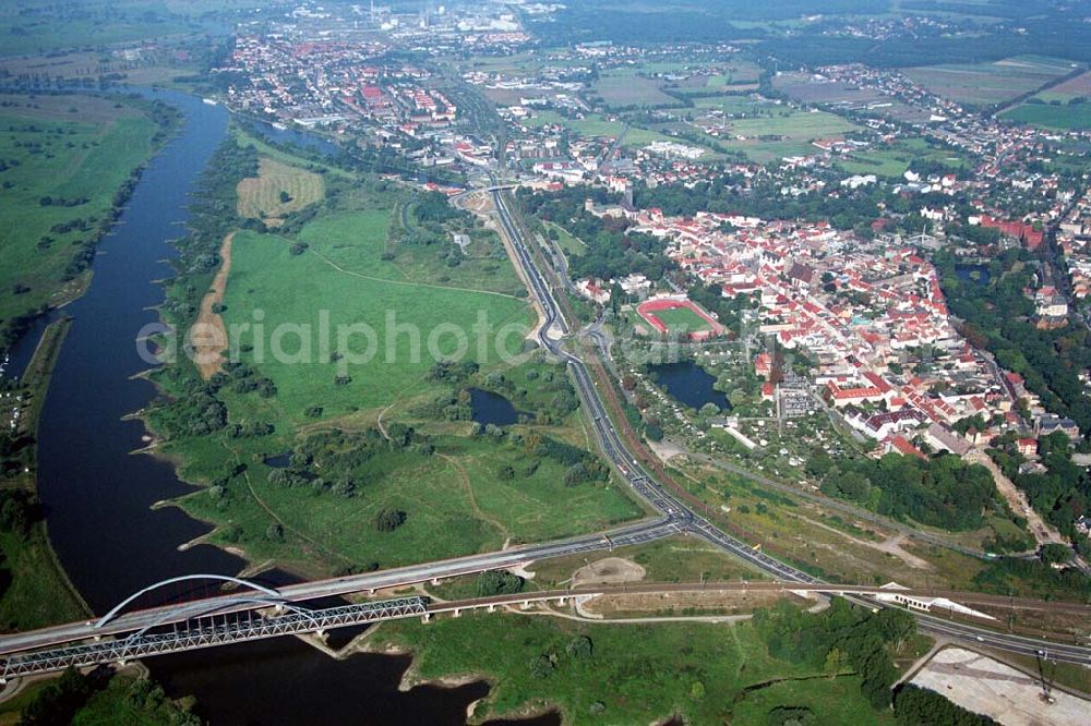 Wittenberg (Sachsen-Anhalt) from above - Bau der Ortsumgehungsstraße B2 / B 187 südöstlich in Wittenberg an der Elbe. Projektsteuerung: Schüßler-Plan Ingenieurgesellschaft für Bau- und Verkehrswegeplanung mbH.