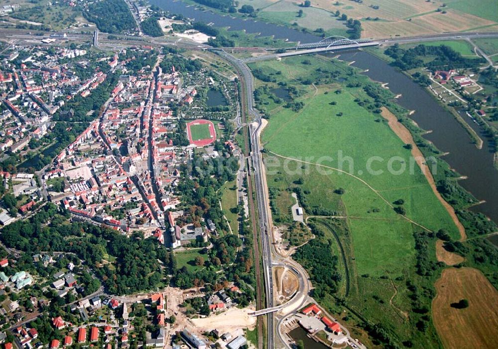 Wittenberg (Sachsen-Anhalt) from above - Bau der Ortsumgehungsstraße B2 / B 187 südöstlich in Wittenberg an der Elbe. Projektsteuerung: Schüßler-Plan Ingenieurgesellschaft für Bau- und Verkehrswegeplanung mbH.