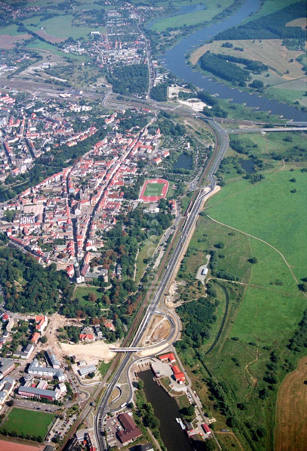 Aerial photograph Wittenberg (Sachsen-Anhalt) - Bau der Ortsumgehungsstraße B2 / B 187 südöstlich in Wittenberg an der Elbe. Projektsteuerung: Schüßler-Plan Ingenieurgesellschaft für Bau- und Verkehrswegeplanung mbH.