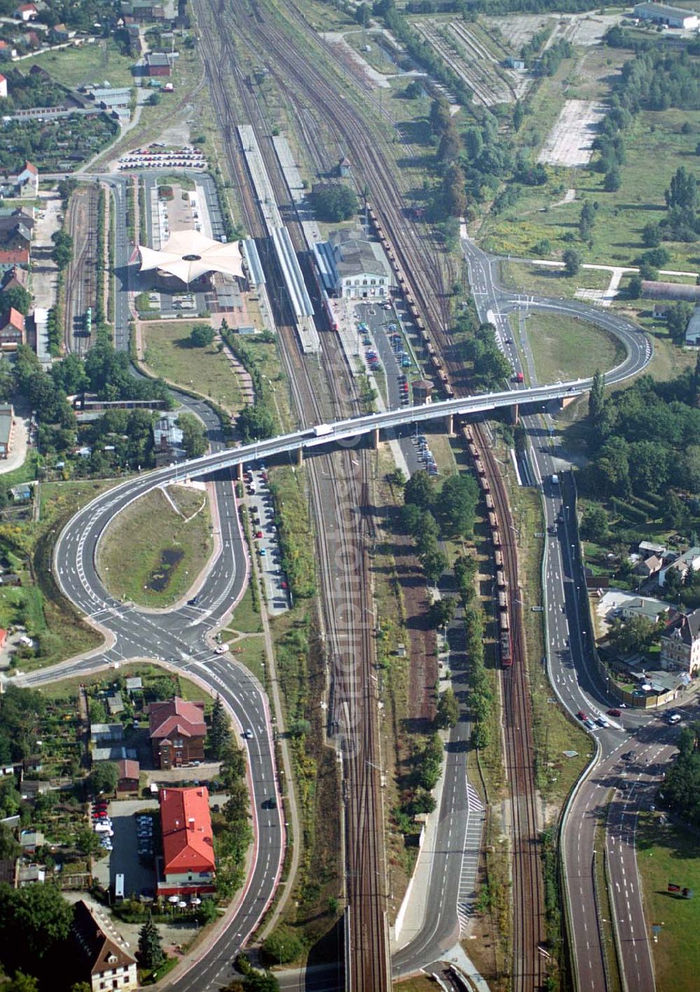 Wittenberg (Sachsen-Anhalt) from the bird's eye view: Bau der Ortsumgehungsstraße B2 / B 187 südöstlich in Wittenberg an der Elbe. Projektsteuerung: Schüßler-Plan Ingenieurgesellschaft für Bau- und Verkehrswegeplanung mbH.