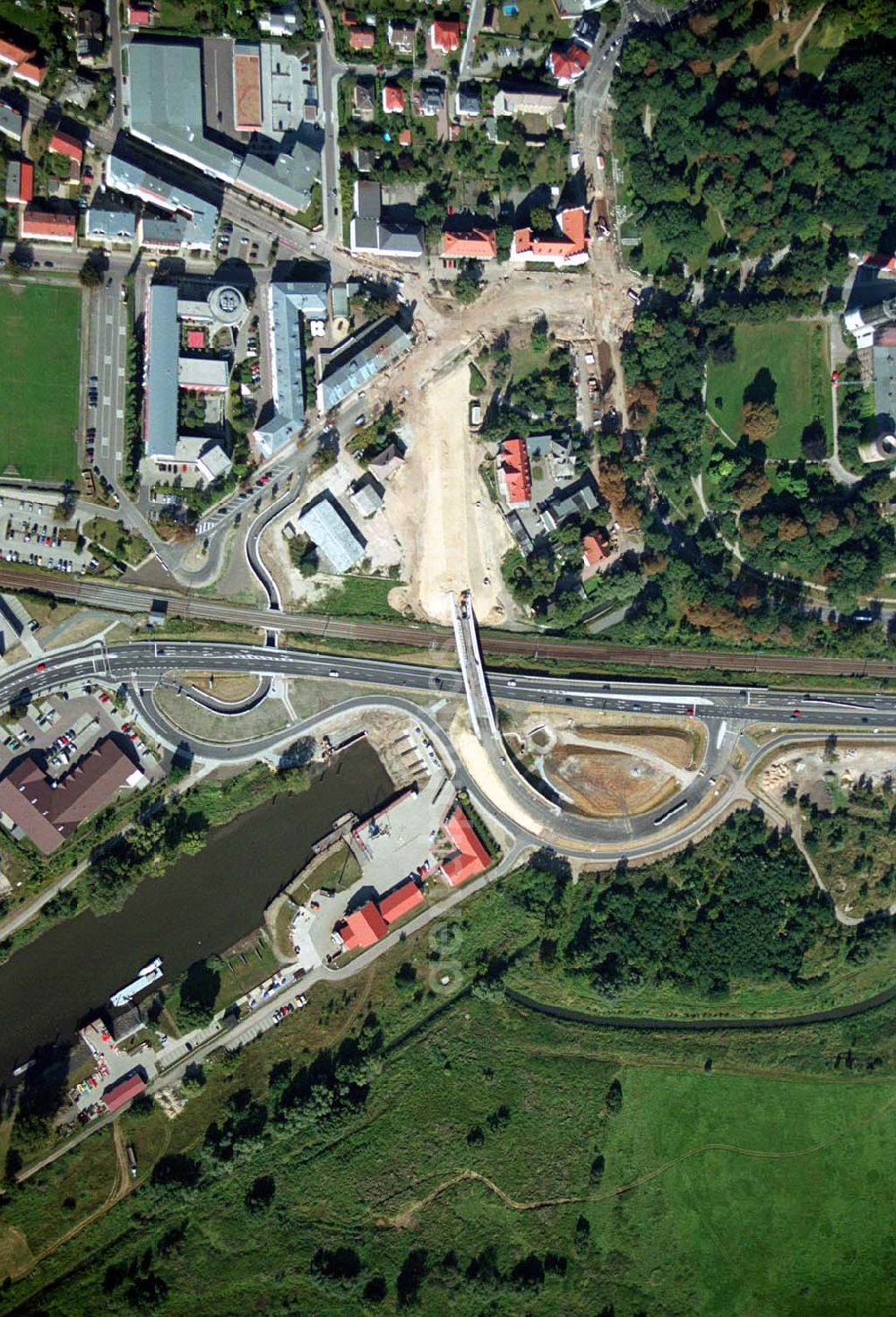 Wittenberg (Sachsen-Anhalt) from above - Bau der Ortsumgehungsstraße B2 / B 187 südöstlich in Wittenberg an der Elbe. Projektsteuerung: Schüßler-Plan Ingenieurgesellschaft für Bau- und Verkehrswegeplanung mbH.