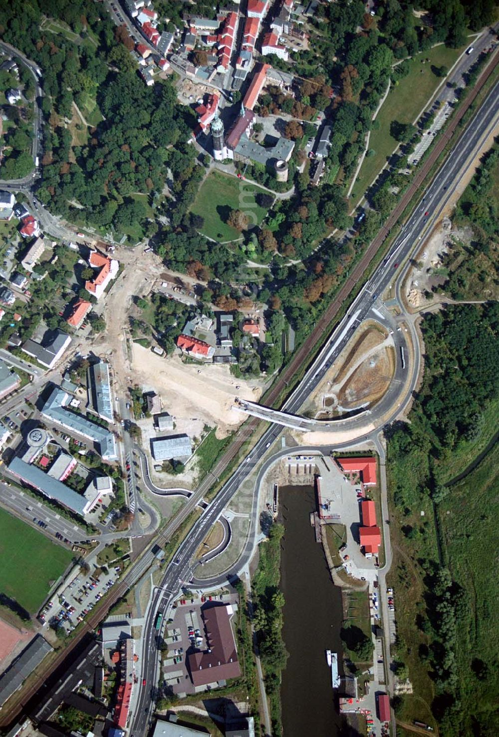 Wittenberg (Sachsen-Anhalt) from the bird's eye view: Bau der Ortsumgehungsstraße B2 / B 187 südöstlich in Wittenberg an der Elbe. Projektsteuerung: Schüßler-Plan Ingenieurgesellschaft für Bau- und Verkehrswegeplanung mbH.