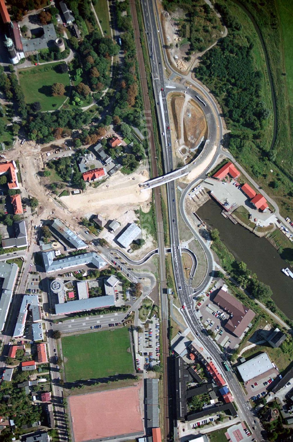 Wittenberg (Sachsen-Anhalt) from above - Bau der Ortsumgehungsstraße B2 / B 187 südöstlich in Wittenberg an der Elbe. Projektsteuerung: Schüßler-Plan Ingenieurgesellschaft für Bau- und Verkehrswegeplanung mbH.