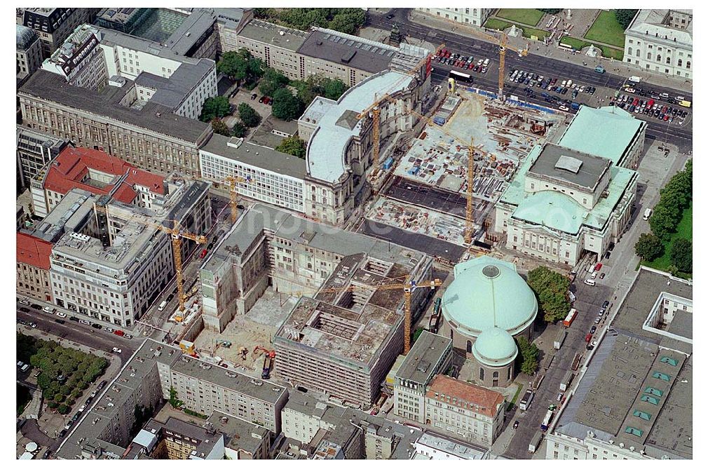 Aerial image Berlin - Bau eines Parkhauses unter dem Bebelplatz, sowie Neubau eines Hotels an der Französischen Straße in Berlin - Mitte