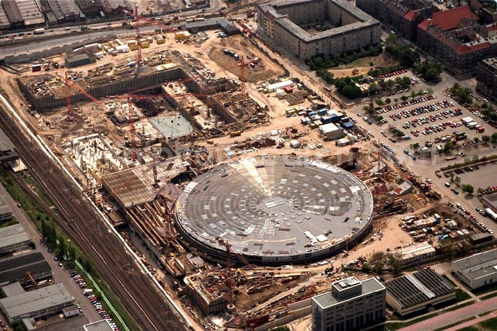 Berlin from above - Bau der Radsporthalle an der Landsberger Allee