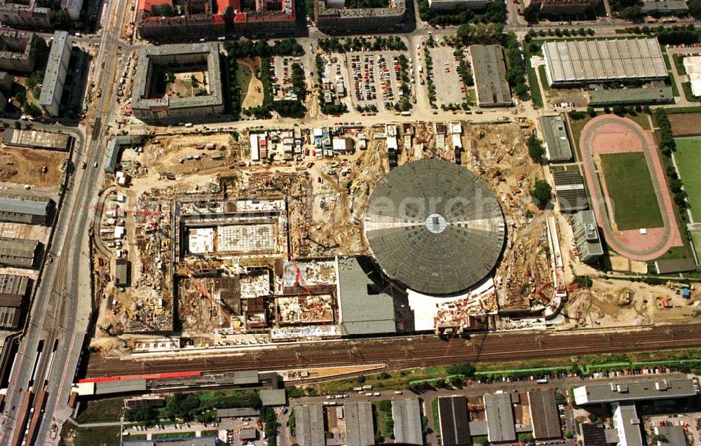 Berlin from above - Bau Radsporthalle Landsberger Allee