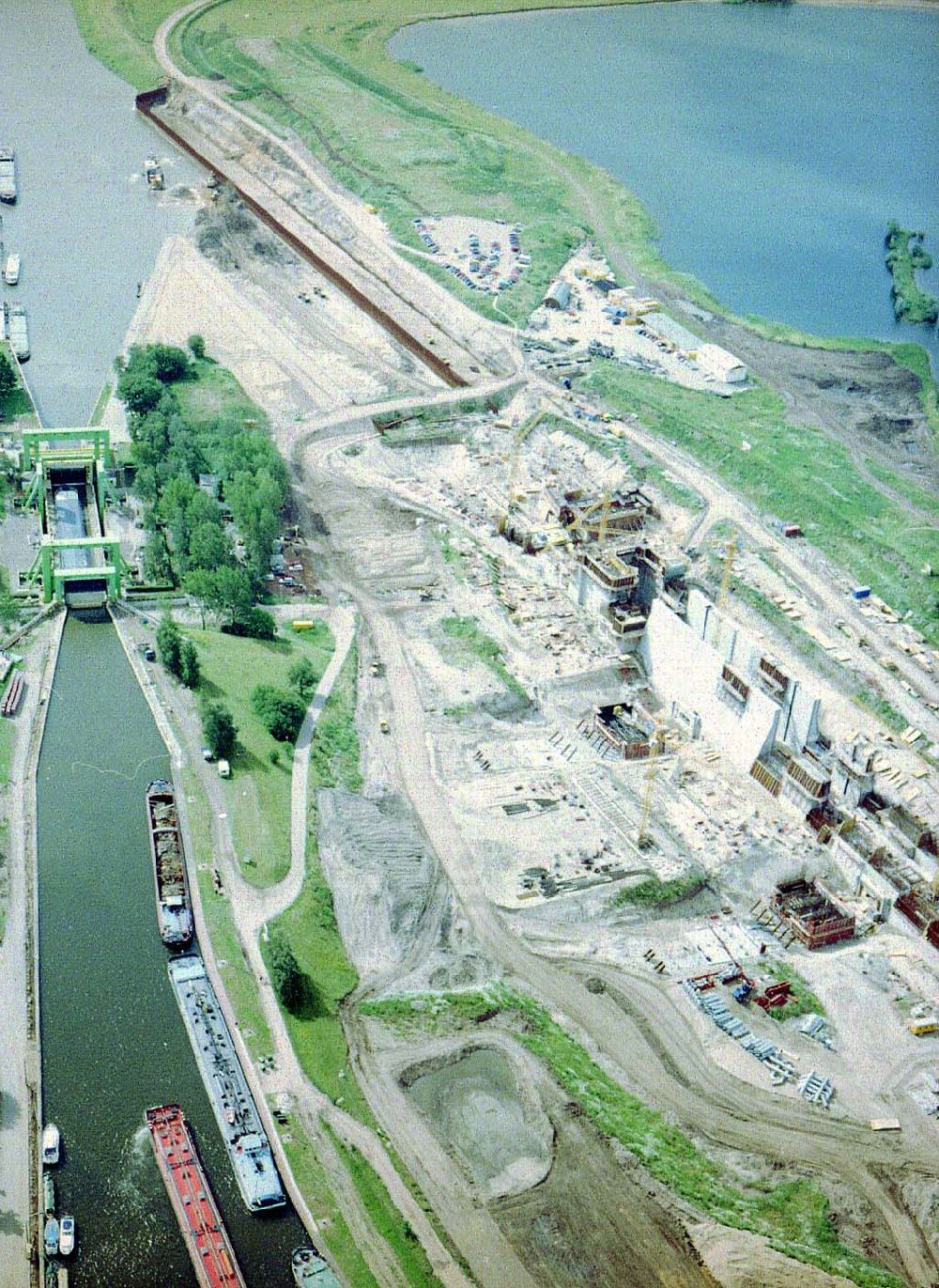 Rothensee / Sachsen - Anhalt from above - Bau der Schleuse Rothensee am Schiffshebewerk Rothensee am Wasserstraßenkreuz Magdeburg.