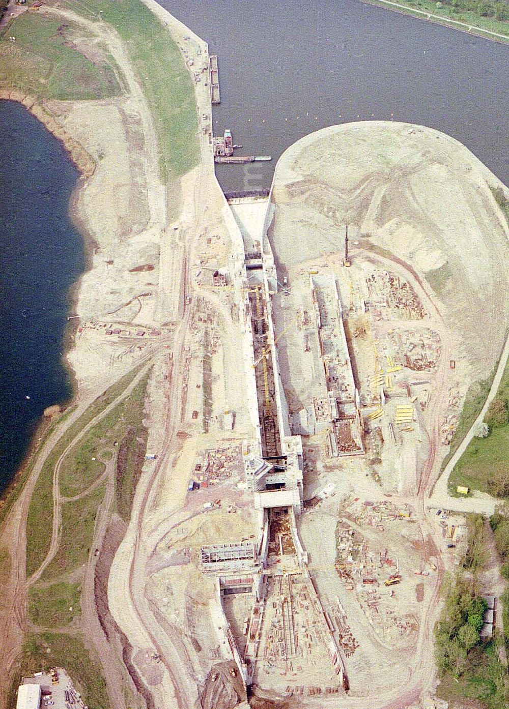 Rothensee from above - Bau der Schleuse Rothensee am Schiffshebewerk Rothensee am Wasserstraßenkreuz Magdeburg.