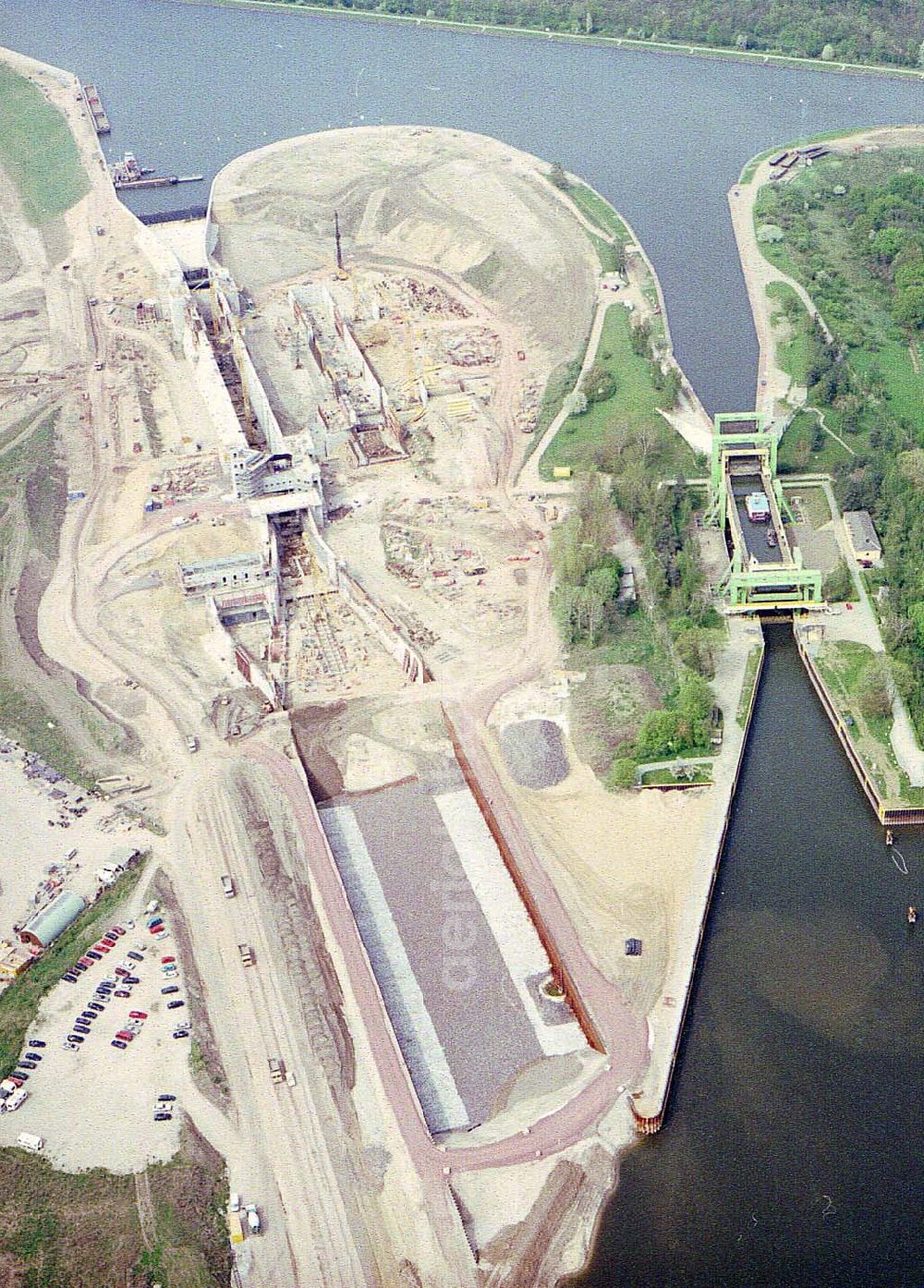 Rothensee from above - Bau der Schleuse Rothensee am Schiffshebewerk Rothensee am Wasserstraßenkreuz Magdeburg.