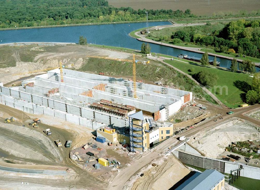 Rothensee from the bird's eye view: Bau der Schleuse Rothensee am Schiffshebewerk Rothensee am Wasserstraßenkreuz Magdeburg.