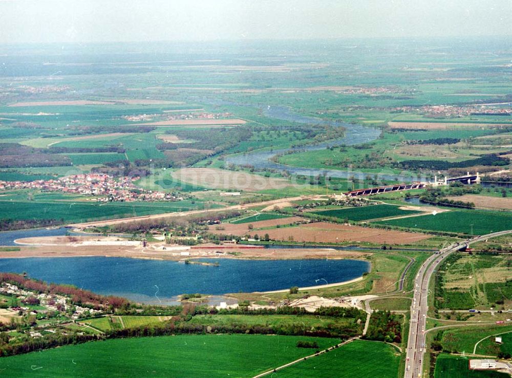 Rothensee from the bird's eye view: Bau der Schleuse Rothensee am Schiffshebewerk Rothensee am Wasserstraßenkreuz Magdeburg.