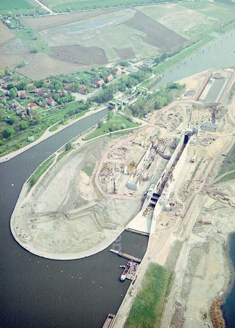 Rothensee from the bird's eye view: Bau der Schleuse Rothensee am Schiffshebewerk Rotrhensee am Wasserstraßenkreuz Magdeburg.