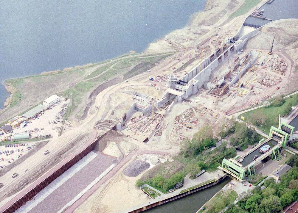 Rothensee from the bird's eye view: Bau der Schleuse Rothensee am Schiffshebewerk Rotrhensee am Wasserstraßenkreuz Magdeburg.