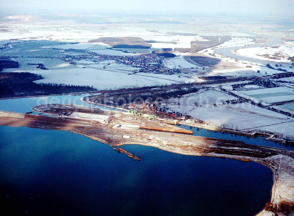 Aerial photograph Rothensee - Bau der Schleuse Rothensee am Schiffshebewerk Rotrhensee am Wasserstraßenkreuz Magdeburg.