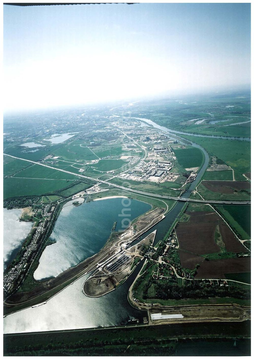 Rothensee from the bird's eye view: Bau der Schleuse Rothensee am Schiffshebewerk Rotrhensee am Wasserstraßenkreuz Magdeburg.