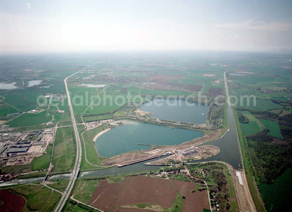 Aerial photograph Rothensee - Bau der Schleuse Rothensee am Schiffshebewerk Rotrhensee am Wasserstraßenkreuz Magdeburg.