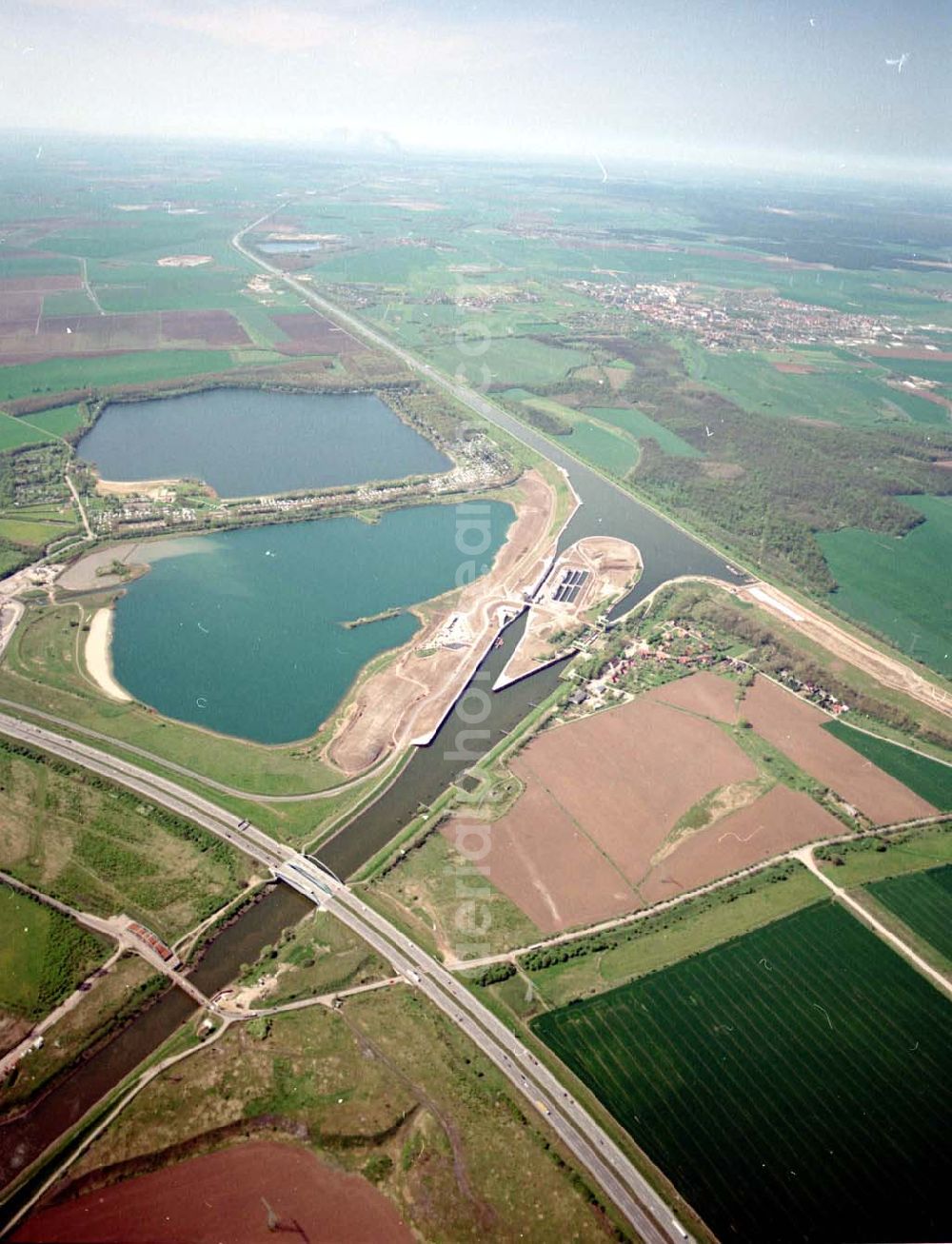 Rothensee from above - Bau der Schleuse Rothensee am Schiffshebewerk Rotrhensee am Wasserstraßenkreuz Magdeburg.