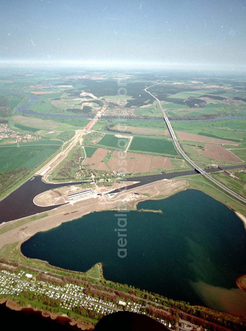 Aerial photograph Rothensee - Bau der Schleuse Rothensee am Schiffshebewerk Rotrhensee am Wasserstraßenkreuz Magdeburg.