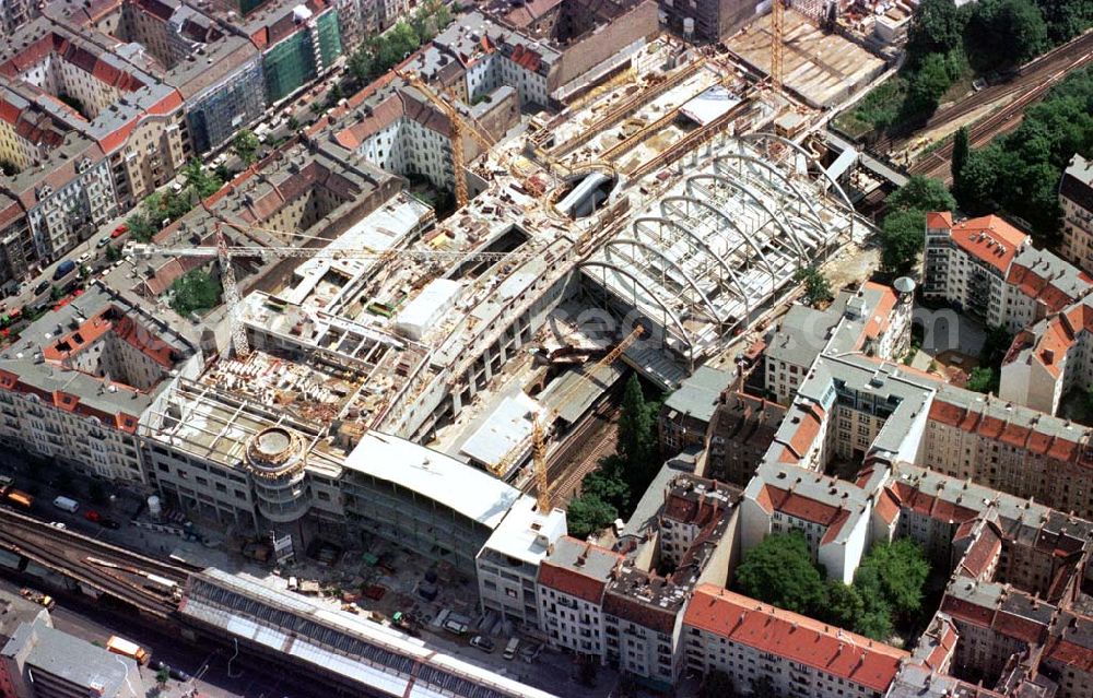 Aerial photograph Berlin - Prenzlauer-Berg - Bau des Schönhauser-Allee-Centers am U-Bhf. Schönhauser Allee in Berlin-Prenzlauer-Berg.