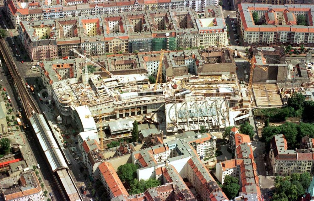 Berlin - Prenzlauer-Berg from the bird's eye view: Bau des Schönhauser-Allee-Centers am U-Bhf. Schönhauser Allee in Berlin-Prenzlauer-Berg.