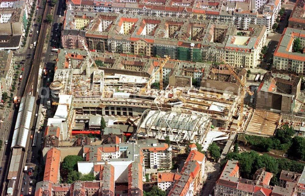 Aerial image Berlin - Prenzlauer-Berg - Bau des Schönhauser-Allee-Centers am U-Bhf. Schönhauser Allee in Berlin-Prenzlauer-Berg.