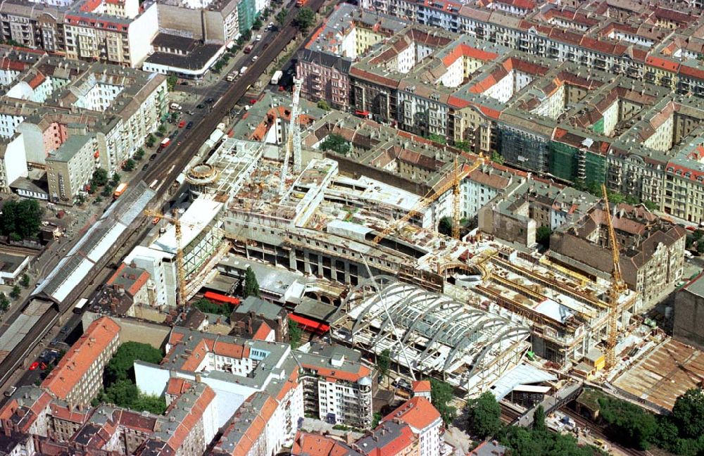 Aerial photograph Berlin - Prenzlauer-Berg - Bau des Schönhauser-Allee-Centers am U-Bhf. Schönhauser Allee in Berlin-Prenzlauer-Berg.