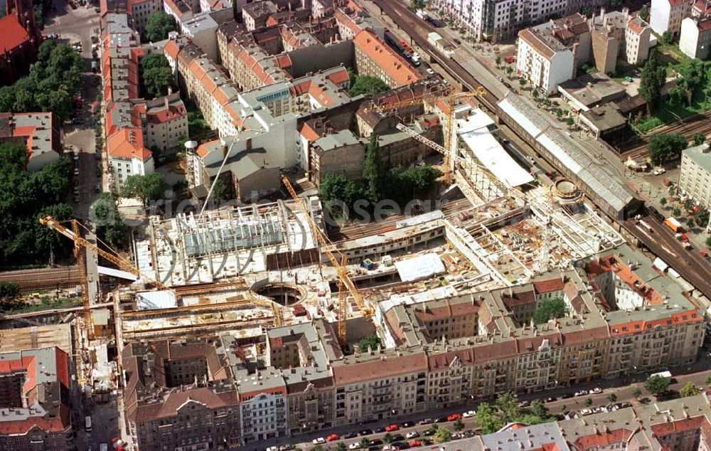 Aerial photograph Berlin - Prenzlauer-Berg - Bau des Schönhauser-Allee-Centers am U-Bhf. Schönhauser Allee in Berlin-Prenzlauer-Berg.