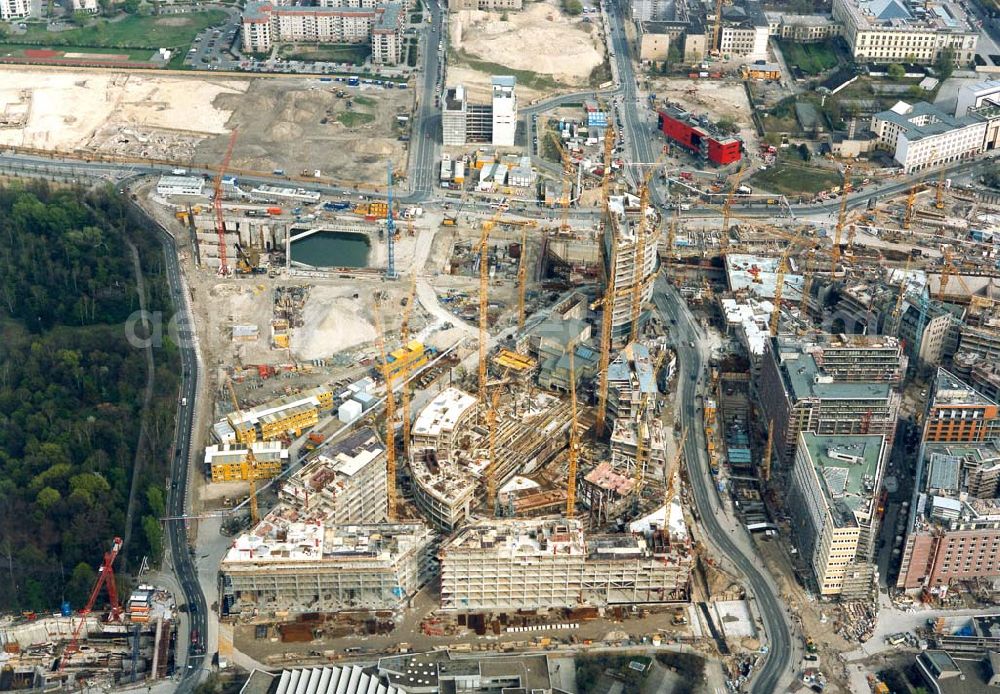 Berlin - Tiergarten from the bird's eye view: Bau des SONY-Centers auf der Baustelle am Potsdamer Platz in Berlin-Tiergarten.