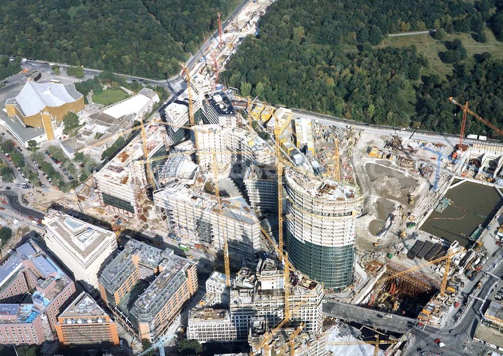 Berlin-Tiergarten from above - Bau des Sony-Centers am Potsdamer Platz.