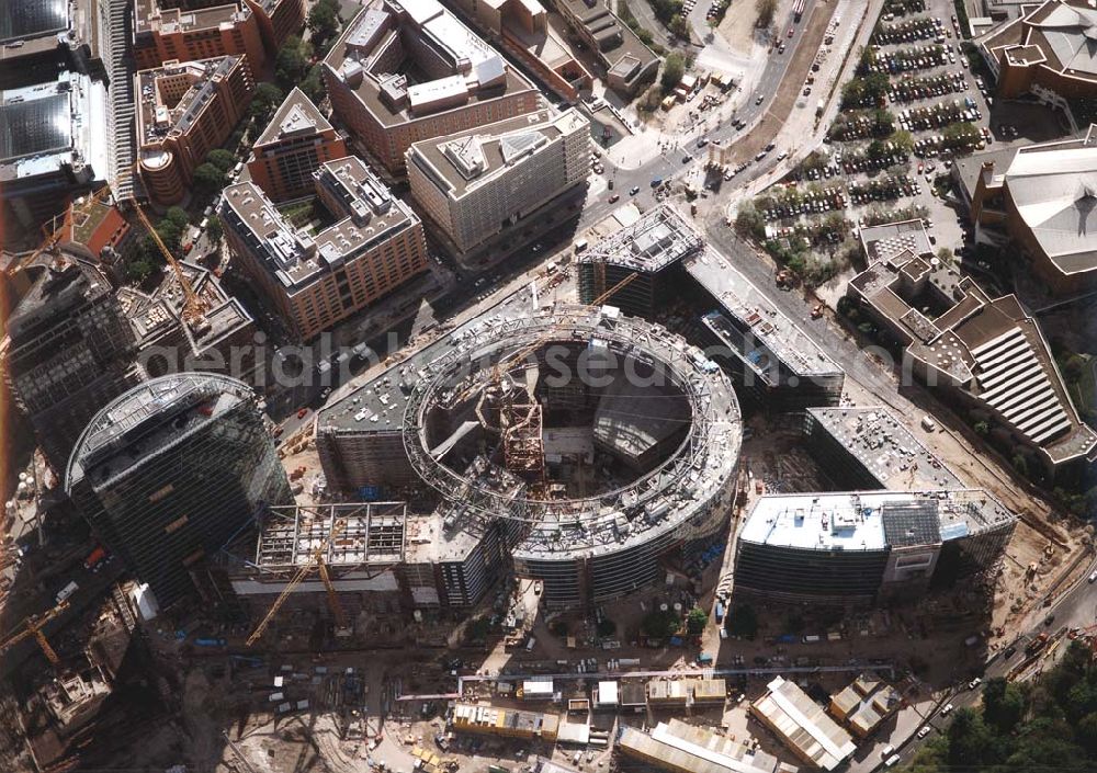 Aerial image Berlin - Tiergarten - Bau des SONY-Centers am Potsdamer Platz in Berlin-Tiergarten.