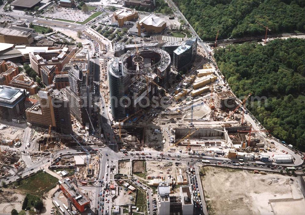 Aerial photograph Berlin - Tiergarten - Bau des SONY-Centers am Potsdamer Platz in Berlin-Tiergarten.