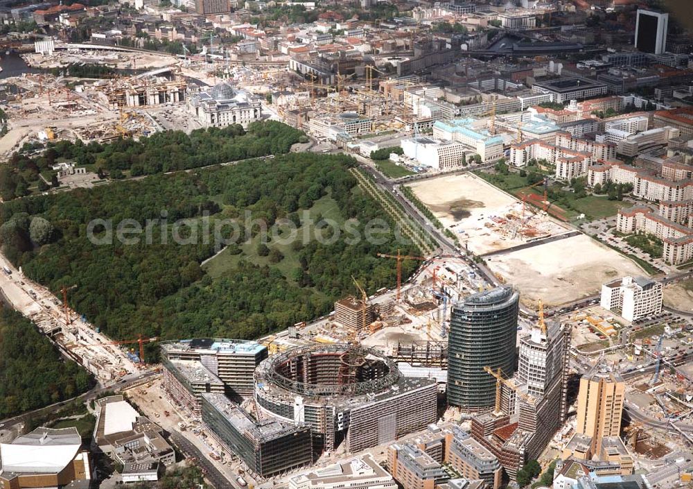 Berlin - Tiergarten from the bird's eye view: Bau des SONY-Centers am Potsdamer Platz in Berlin-Tiergarten.