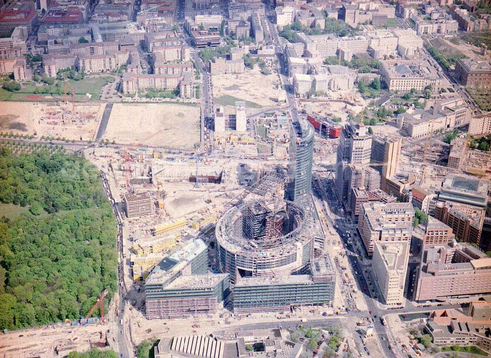 Aerial photograph Berlin - Tiergarten - Bau des SONY-Centers am Potsdamer Platz in Berlin-Tiergarten.