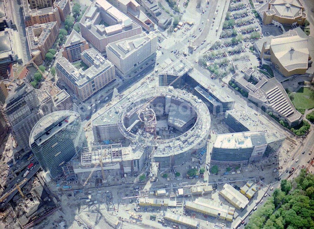 Berlin - Tiergarten from the bird's eye view: Bau des SONY-Centers am Potsdamer Platz in Berlin-Tiergarten.