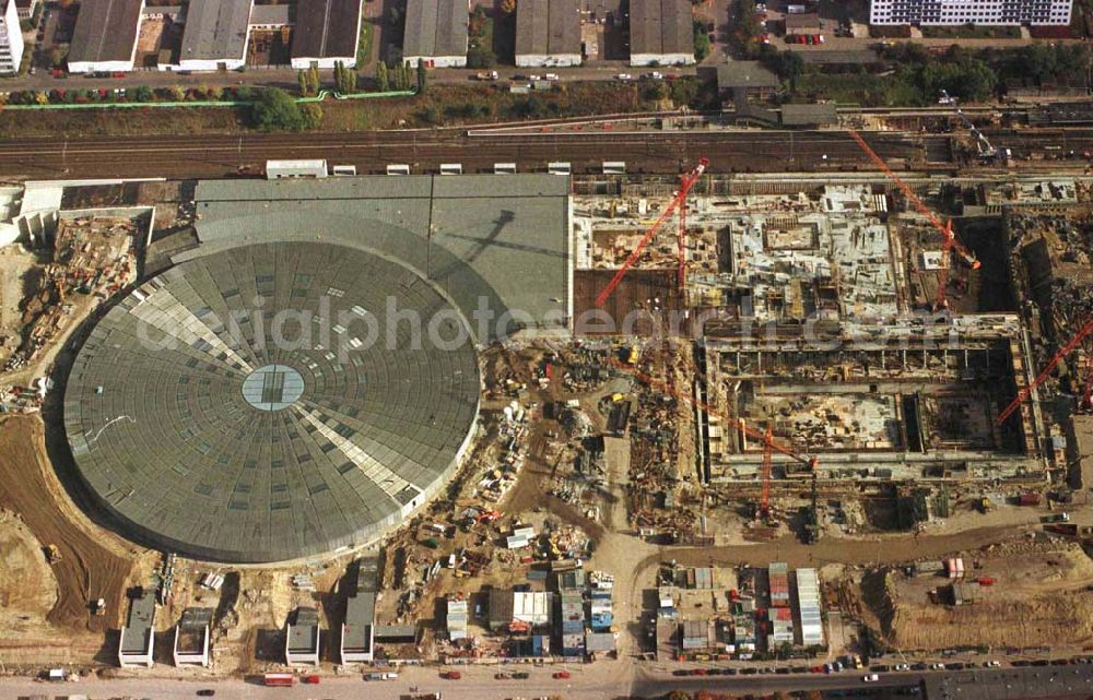 Aerial photograph Berlin - Friedrichshain - Bau des Sportkomplexes an der Landsberger Allee durch OSB-Sportstättenbau GmbH . Veröffentlichung nur bei Urhebernennung euroluftbild.de / Robert Grahn und Belegzusendung gestattet !