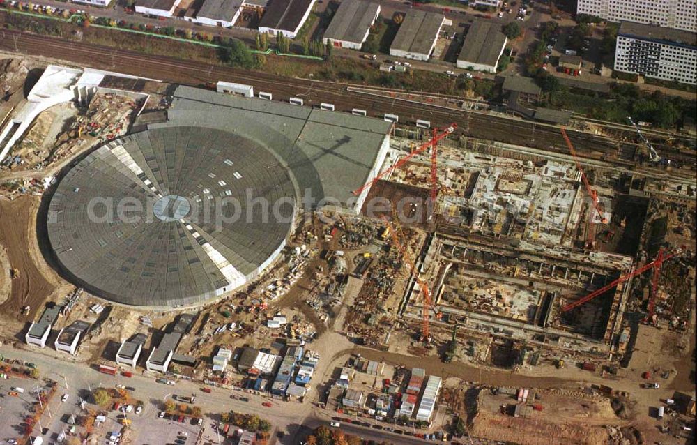 Berlin - Friedrichshain from above - Bau des Sportkomplexes an der Landsberger Allee durch OSB-Sportstättenbau GmbH . Veröffentlichung nur bei Urhebernennung euroluftbild.de / Robert Grahn und Belegzusendung gestattet !